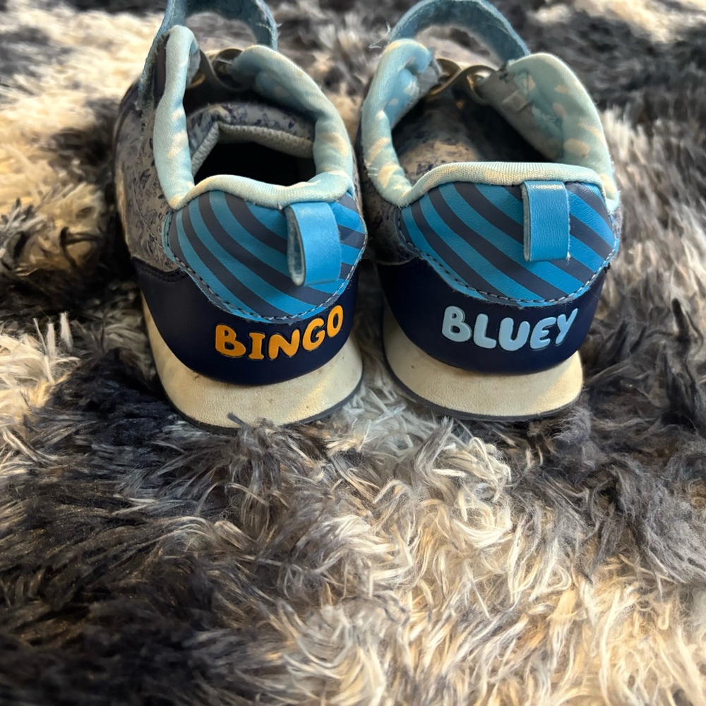Boy’s Bluey and Bingo Sneakers - Picture 4 of 6